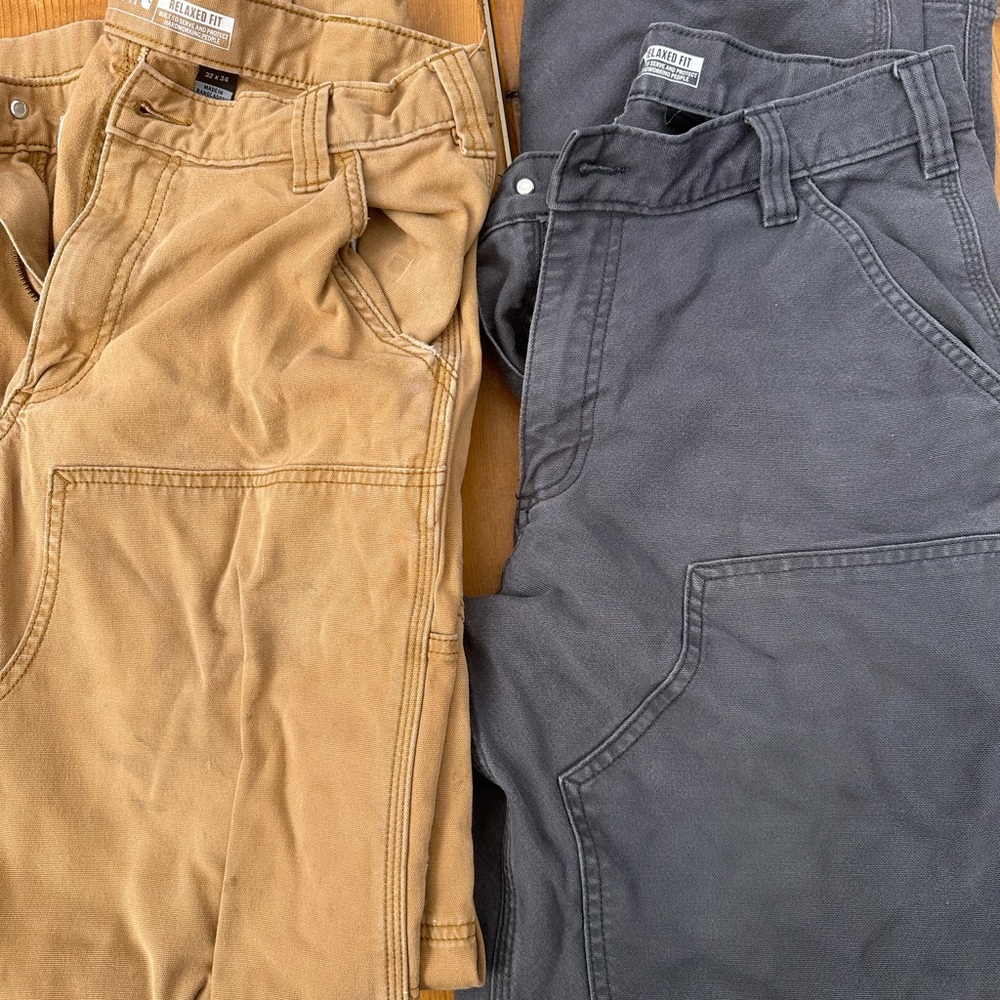 2 pair men's Carhartt work pants 32x34
